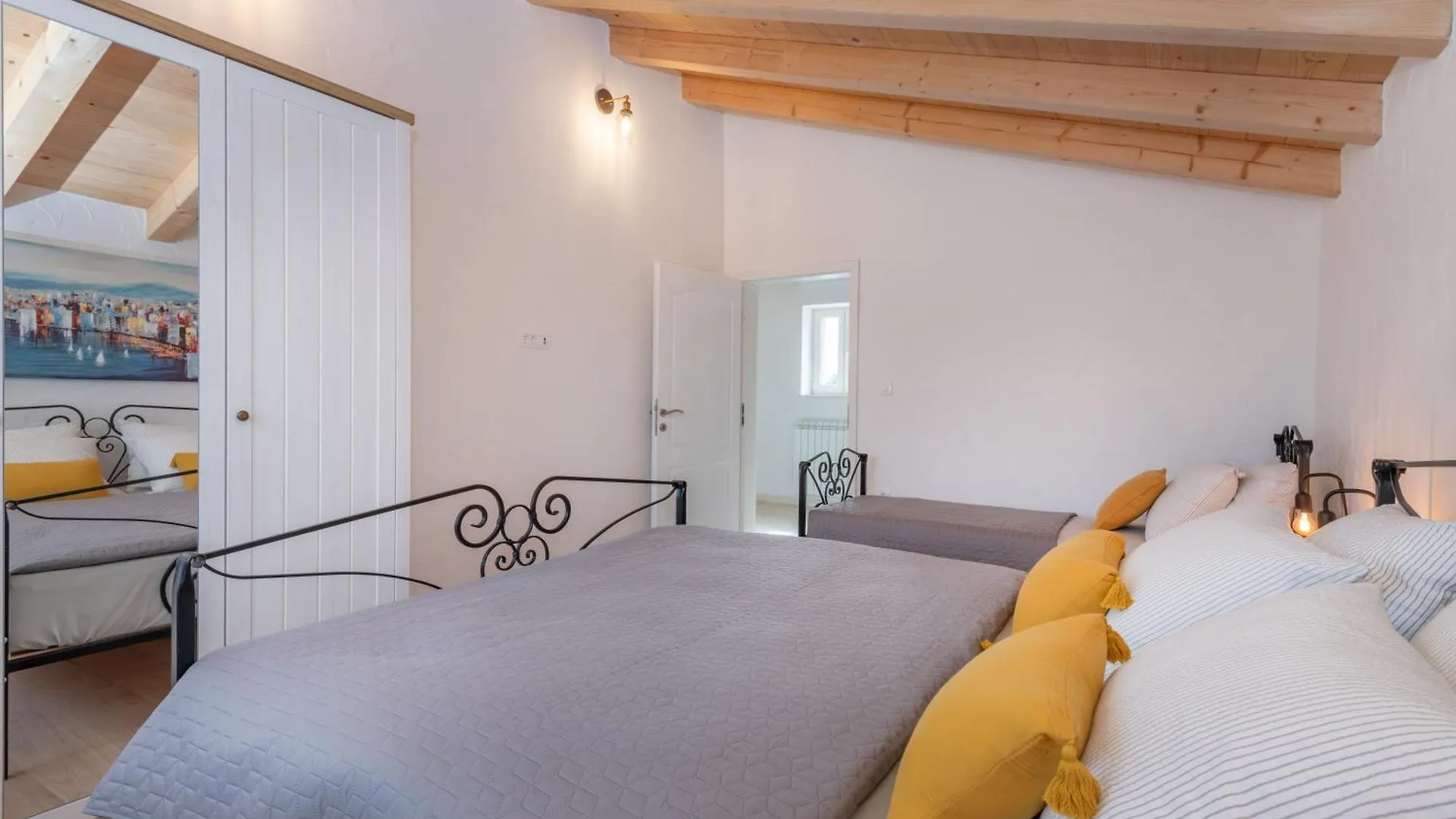 Villa Leana, A Beautiful Stone Villa In A Tranquil Location Raša 펜션